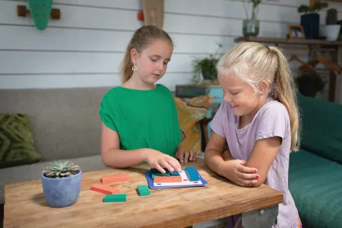 Puzzle játék – színes fa logikai kirakó – BS Toys