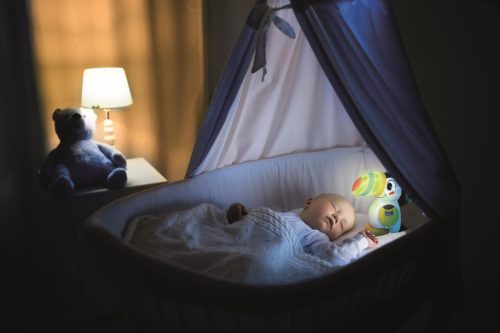 Adrián a tukán – interaktív magyarul beszélő fejlesztő madár – Clementoni