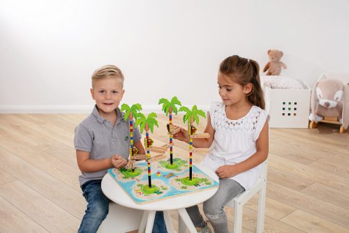 Fára mászó majmok versenye Beleduc