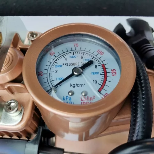 Labdafújó kompresszor – kétdugattyús, 300 W, 150 PSI – DC1152 PRO-Sport 