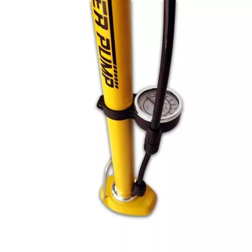Kézi pumpa nyomásmérővel – univerzális, 62 cm, 4 Bar – PRO-Sport