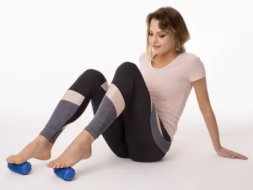 Tüskés rehabilitációs masszírozó henger 15 cm – fekete, Tullo
