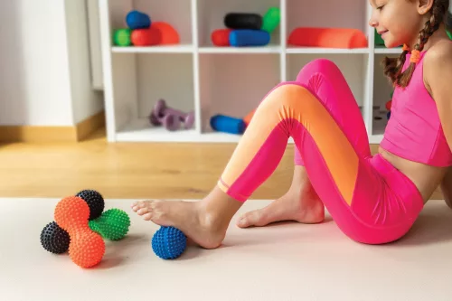 Tüskés rehabilitációs masszírozó duoball henger 15,5 cm – piros, Tullo