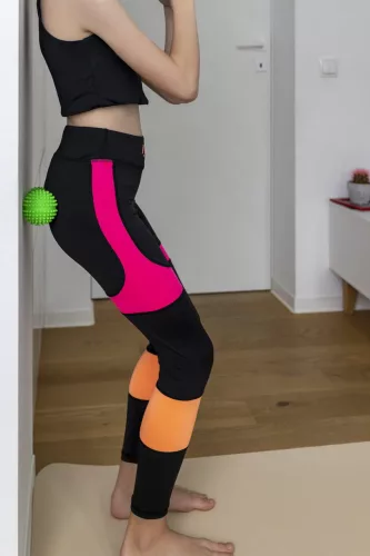Tüskés rehabilitációs masszírozó duoball henger 15,5 cm – piros, Tullo