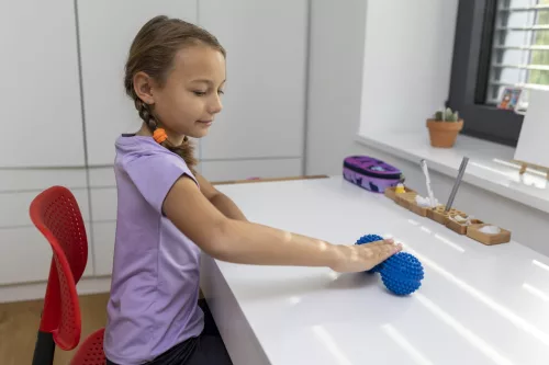 Tüskés rehabilitációs masszírozó duoball henger 15,5 cm – piros, Tullo
