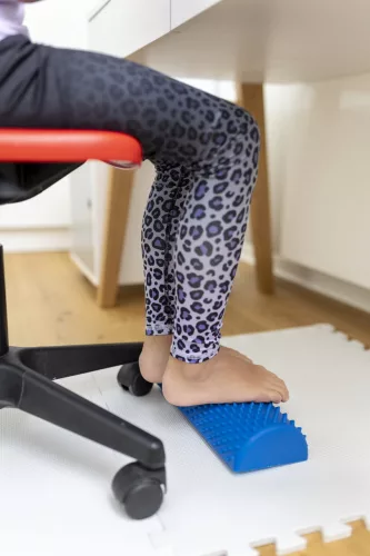 Szenzoros lépegető félhenger 30 cm piros TULLO