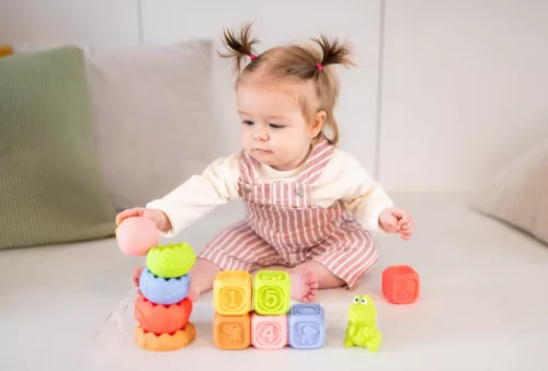 Fejlesztő szenzoros piramis Montessori 3in1 13 darabos szett – TULLO