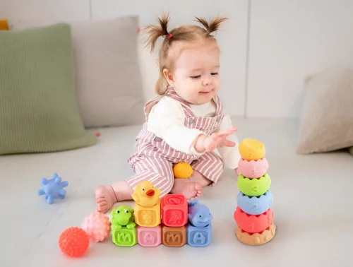 Fejlesztő szenzoros piramis Montessori 4in1 18 darabos szett – TULLO