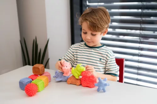 Fejlesztő szenzoros piramis Montessori 4in1 14 darabos szett – TULLO