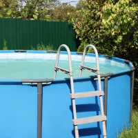 Strand, medence, vízisport, kempingcikkek