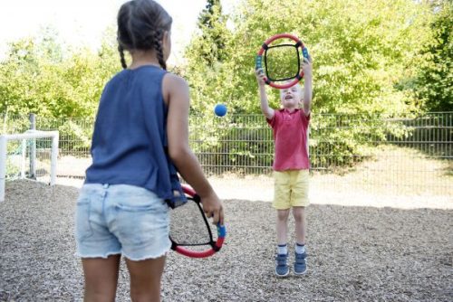 Labdatrambulin szett 2 hálós ütővel és 3 labdával – Beleduc